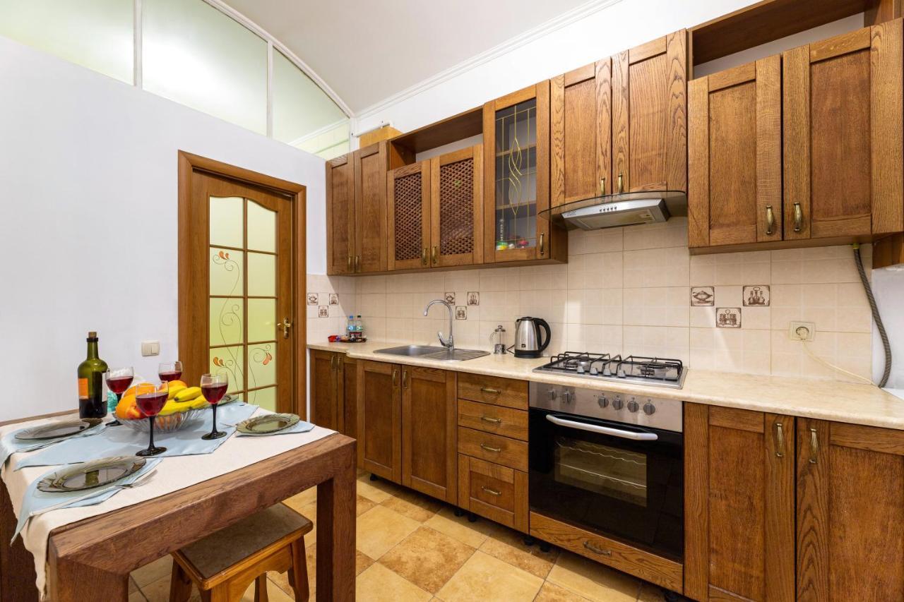 Затишний Відпочинок В Центрі Львова Apartment Exterior photo